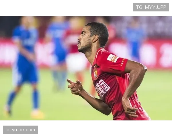 康纳·查普林闪耀英超赛场，关键进球助球队斩获重要胜利