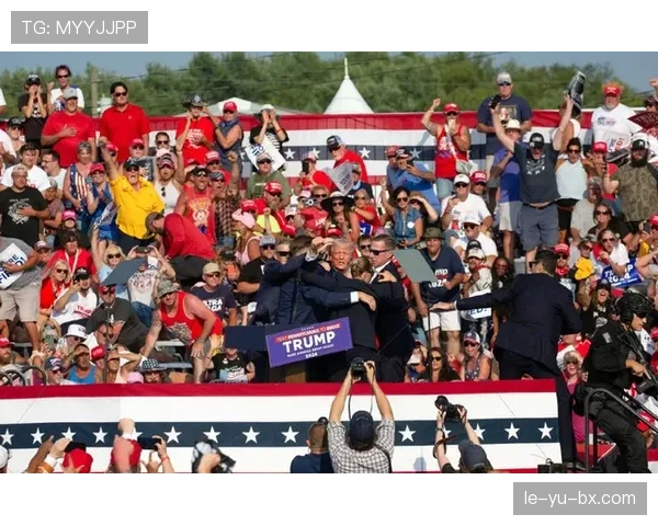 拉菲尼亚迎国家队百场里程碑，未来贡献备受期待