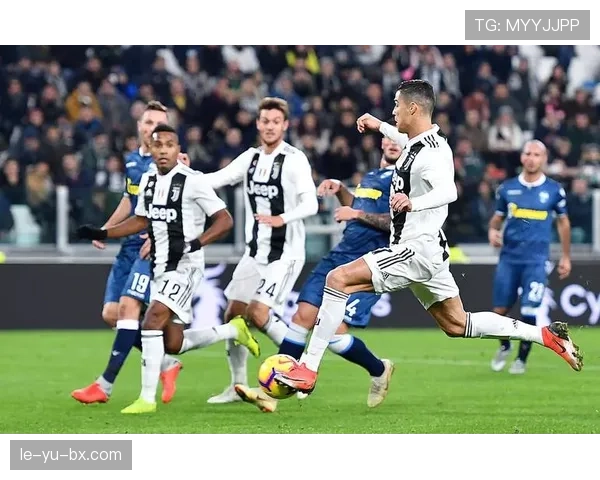 尤文图斯边路威胁不足影响进攻效率，中路依赖问题对战术多样化提出考验。